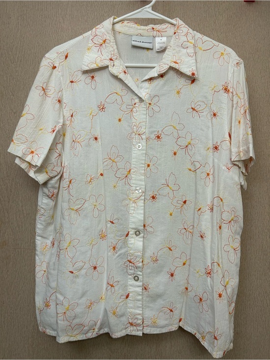 Alfred Dunner Tops - Alfred Dunner - Butterfly Embroidered Button Down Blouse - Size 16